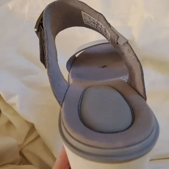 Amputee. Timberland Gray and White Wedge Sandal Size 8.5 - left shoe only. - Picture 9 of 10